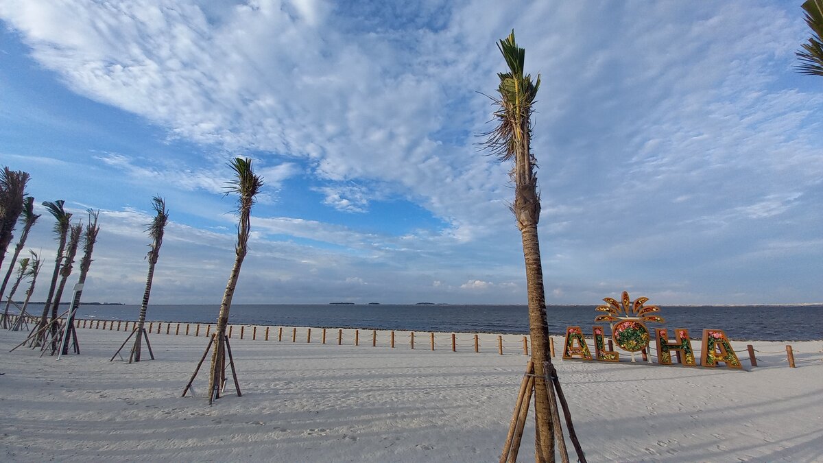 PIK Pantai Indah Kemiren: Surga Tenang di Tepian Laut Cilacap